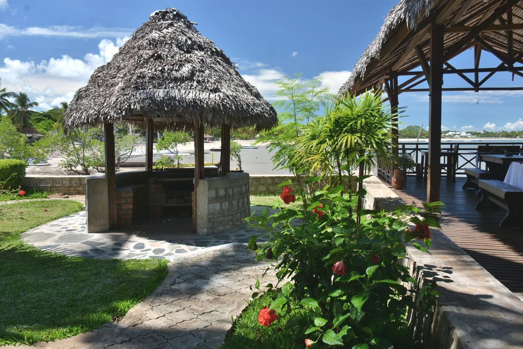 Ylang hôtel Ambondrona  Exterior foto